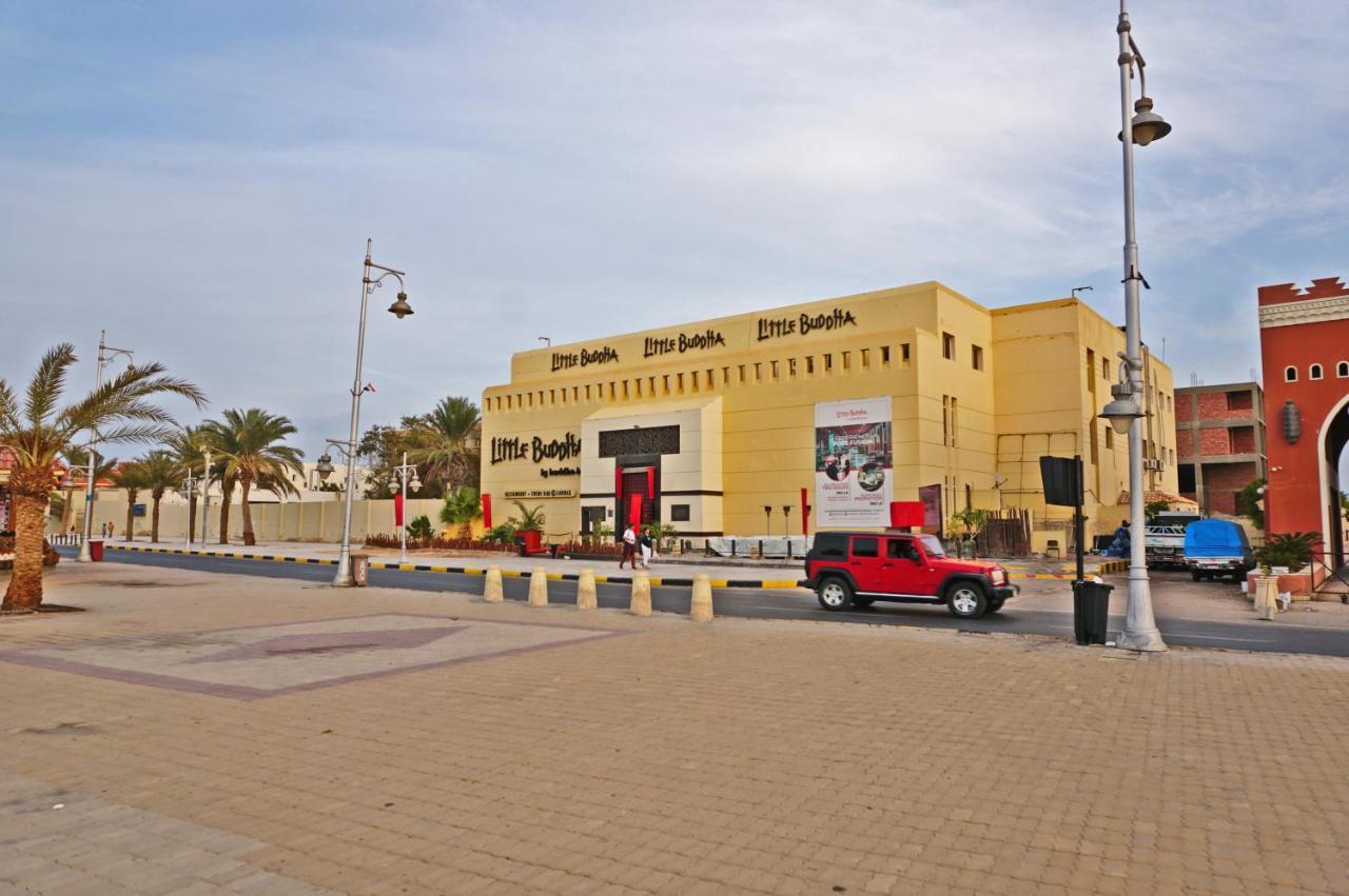 The Touristic Promenade Apartment Хургада Екстериор снимка